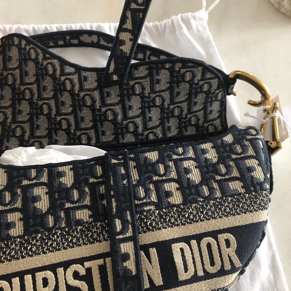 Dior Oblique Embroidered Saddle Bag - Picture 14 of 16